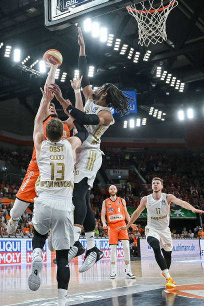 攻防两端贡 攻防两端贡